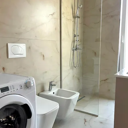 Salt & Appartement Golem (Tirana)
